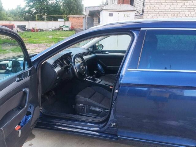 Синий Фольксваген Пассат Вариант, объемом двигателя 2 л и пробегом 126 тыс. км за 15000 $, фото 6 на Automoto.ua