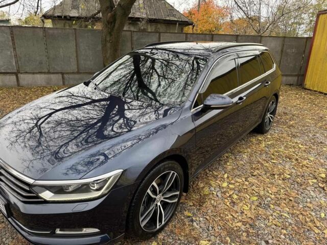 Синій Фольксваген Пассат Варіант, об'ємом двигуна 2 л та пробігом 318 тис. км за 13700 $, фото 5 на Automoto.ua