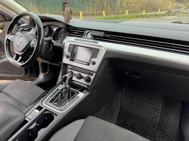 Синій Фольксваген Пассат Варіант, об'ємом двигуна 2 л та пробігом 318 тис. км за 13700 $, фото 2 на Automoto.ua