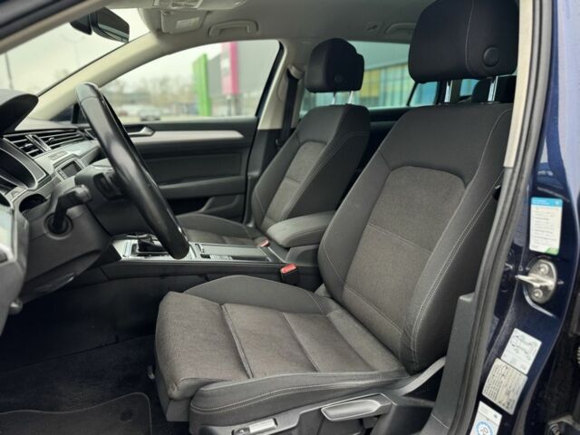 Синий Фольксваген Пассат Вариант, объемом двигателя 2 л и пробегом 251 тыс. км за 11500 $, фото 6 на Automoto.ua