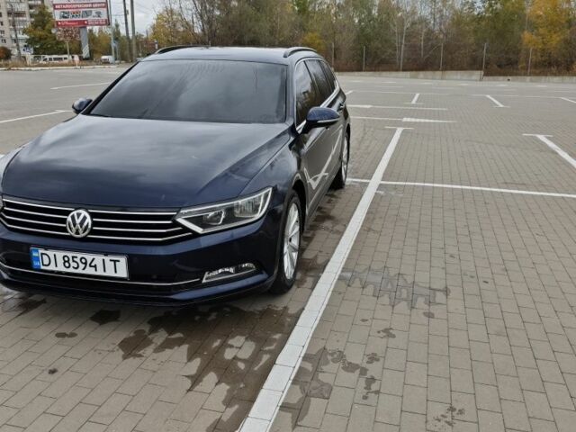 Синий Фольксваген Пассат Вариант, объемом двигателя 2 л и пробегом 244 тыс. км за 14300 $, фото 1 на Automoto.ua
