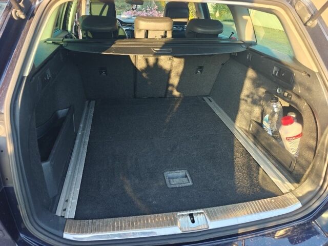 Синій Фольксваген Пассат Варіант, об'ємом двигуна 2 л та пробігом 333 тис. км за 16000 $, фото 5 на Automoto.ua