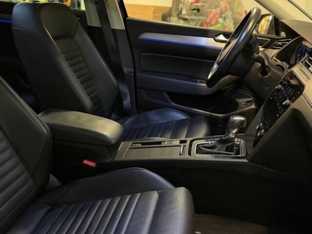 Синій Фольксваген Пассат Варіант, об'ємом двигуна 0 л та пробігом 158 тис. км за 16000 $, фото 12 на Automoto.ua