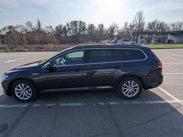 Синий Фольксваген Пассат Вариант, объемом двигателя 2 л и пробегом 295 тыс. км за 15999 $, фото 6 на Automoto.ua