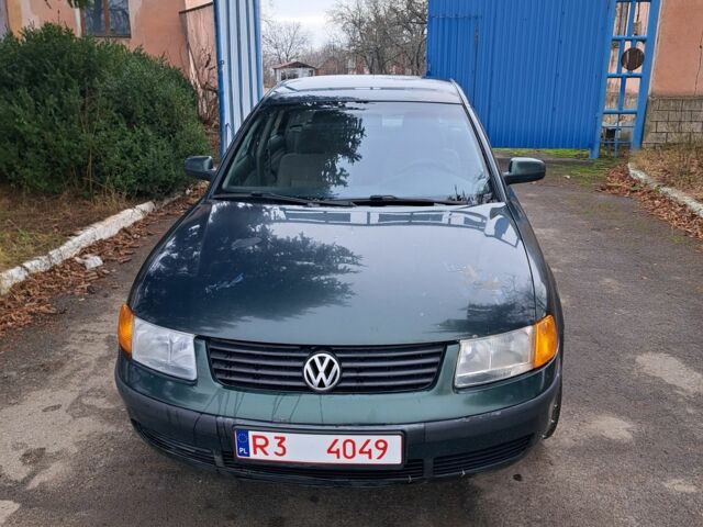 Зелений Фольксваген Пассат Варіант, об'ємом двигуна 0 л та пробігом 500 тис. км за 1650 $, фото 1 на Automoto.ua