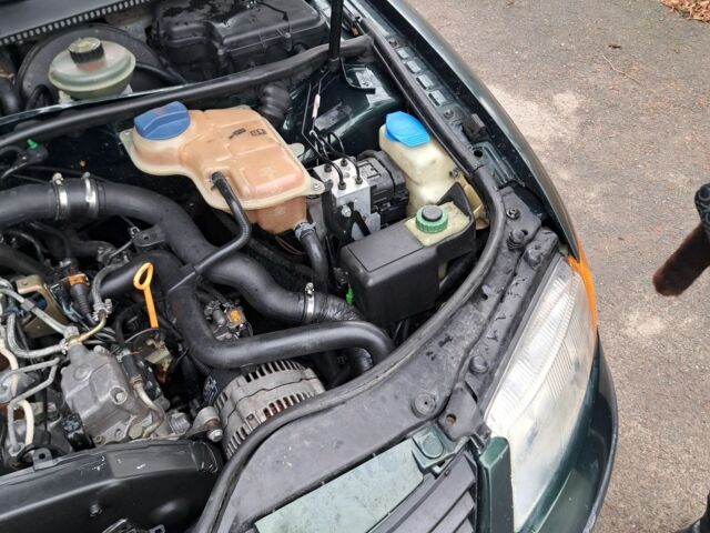 Зелений Фольксваген Пассат Варіант, об'ємом двигуна 0 л та пробігом 500 тис. км за 1650 $, фото 9 на Automoto.ua