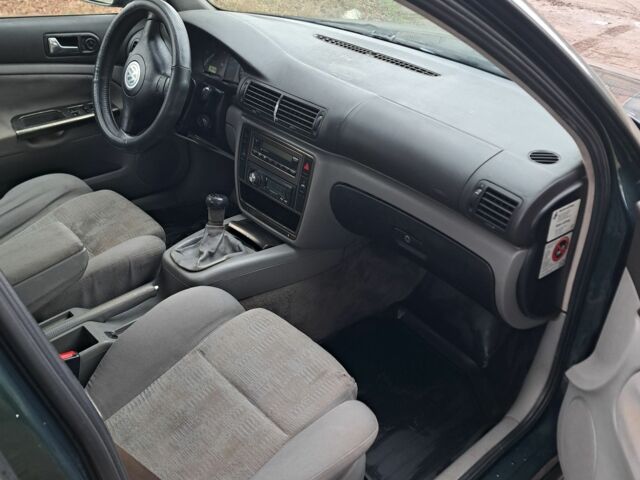 Зелений Фольксваген Пассат Варіант, об'ємом двигуна 0 л та пробігом 500 тис. км за 1650 $, фото 11 на Automoto.ua