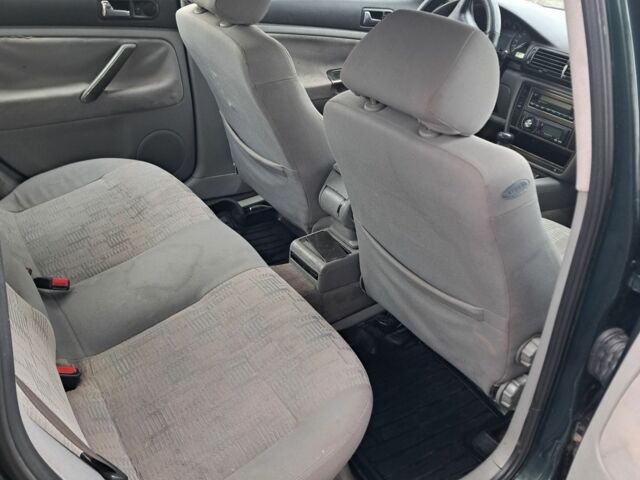 Зелений Фольксваген Пассат Варіант, об'ємом двигуна 0 л та пробігом 500 тис. км за 1650 $, фото 12 на Automoto.ua