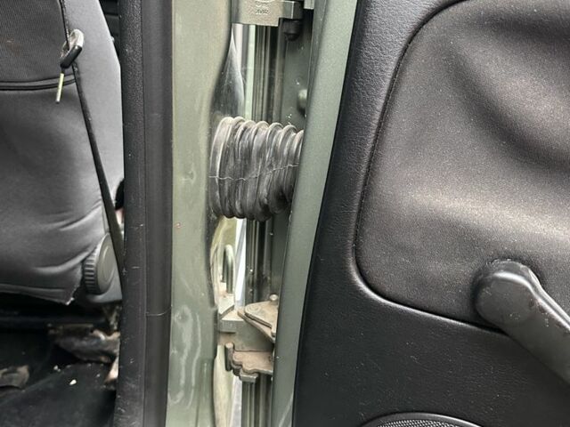 Зеленый Фольксваген Пассат Вариант, объемом двигателя 1.9 л и пробегом 320 тыс. км за 500 $, фото 2 на Automoto.ua