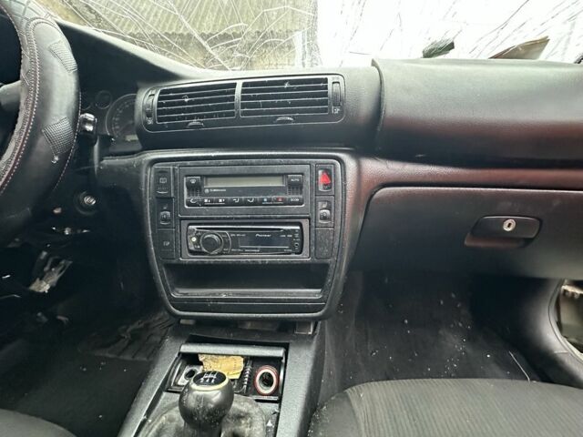 Зеленый Фольксваген Пассат Вариант, объемом двигателя 1.9 л и пробегом 320 тыс. км за 500 $, фото 5 на Automoto.ua