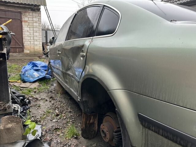 Зеленый Фольксваген Пассат Вариант, объемом двигателя 1.9 л и пробегом 320 тыс. км за 500 $, фото 11 на Automoto.ua