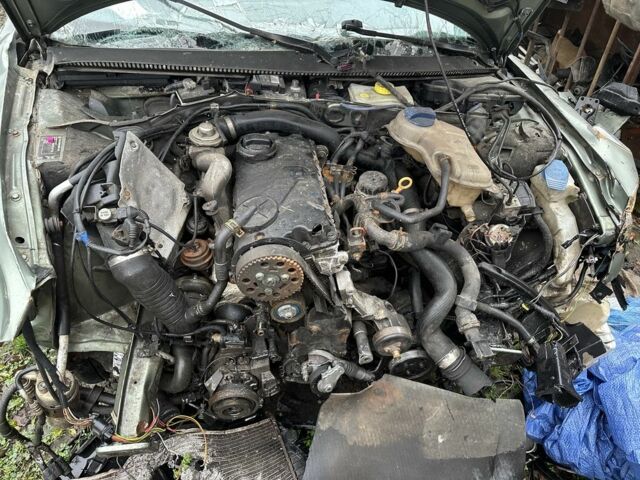 Зеленый Фольксваген Пассат Вариант, объемом двигателя 1.9 л и пробегом 320 тыс. км за 500 $, фото 23 на Automoto.ua