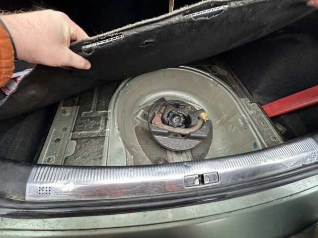 Зеленый Фольксваген Пассат Вариант, объемом двигателя 1.9 л и пробегом 320 тыс. км за 500 $, фото 20 на Automoto.ua