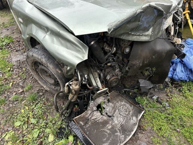 Зеленый Фольксваген Пассат Вариант, объемом двигателя 1.9 л и пробегом 320 тыс. км за 500 $, фото 13 на Automoto.ua