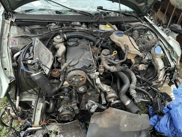 Зеленый Фольксваген Пассат Вариант, объемом двигателя 1.9 л и пробегом 320 тыс. км за 500 $, фото 15 на Automoto.ua