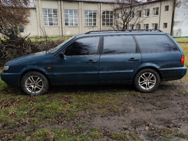 Зеленый Фольксваген Пассат Вариант, объемом двигателя 1.8 л и пробегом 380 тыс. км за 1200 $, фото 6 на Automoto.ua