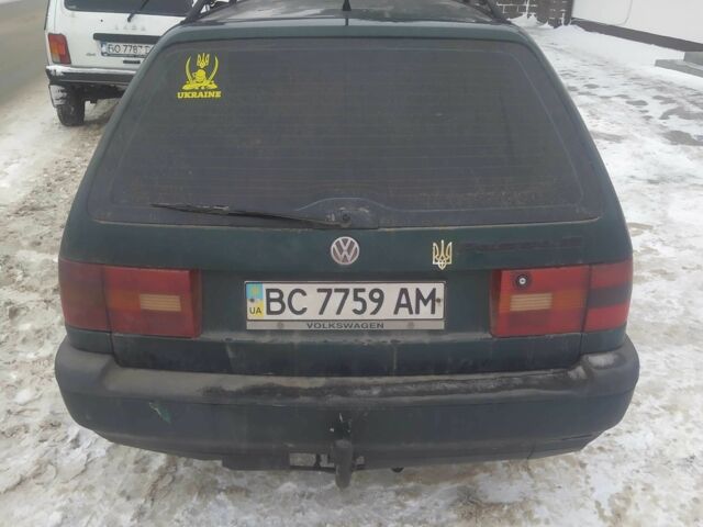 Зелений Фольксваген Пассат Варіант, об'ємом двигуна 1.8 л та пробігом 452 тис. км за 1500 $, фото 2 на Automoto.ua