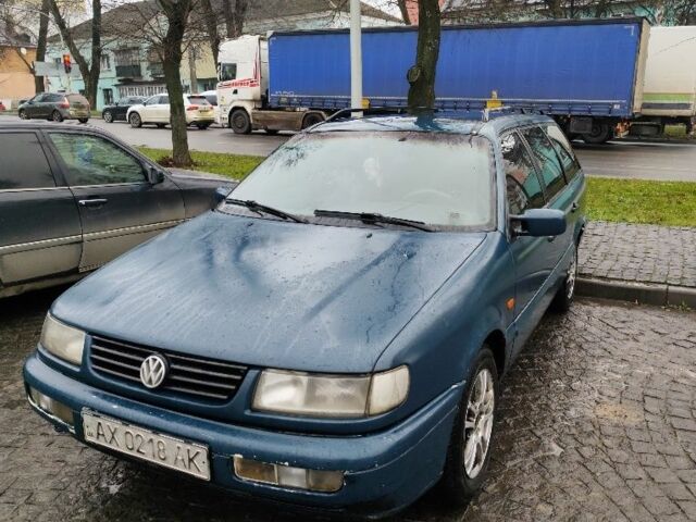 Зеленый Фольксваген Пассат Вариант, объемом двигателя 1.8 л и пробегом 380 тыс. км за 1200 $, фото 1 на Automoto.ua