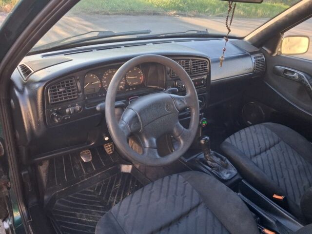 Зеленый Фольксваген Пассат Вариант, объемом двигателя 1.9 л и пробегом 420 тыс. км за 1200 $, фото 4 на Automoto.ua