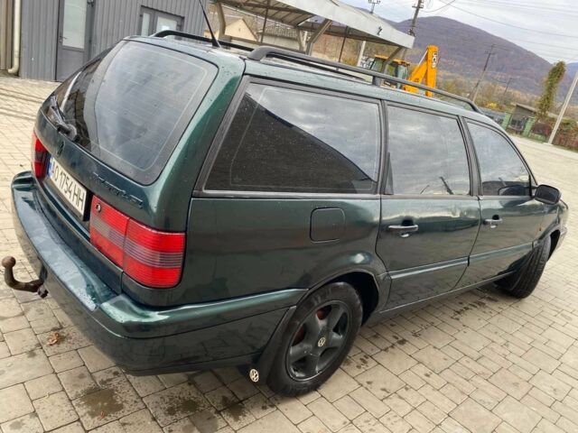 Зеленый Фольксваген Пассат Вариант, объемом двигателя 1.8 л и пробегом 300 тыс. км за 2500 $, фото 2 на Automoto.ua