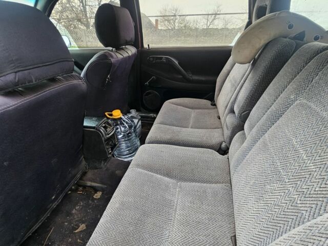 Зеленый Фольксваген Пассат Вариант, объемом двигателя 1.9 л и пробегом 300 тыс. км за 357 $, фото 5 на Automoto.ua