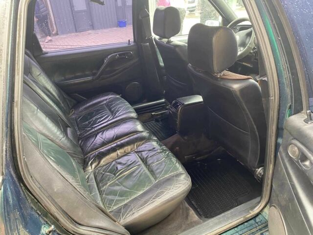 Зеленый Фольксваген Пассат Вариант, объемом двигателя 1.8 л и пробегом 300 тыс. км за 2500 $, фото 11 на Automoto.ua