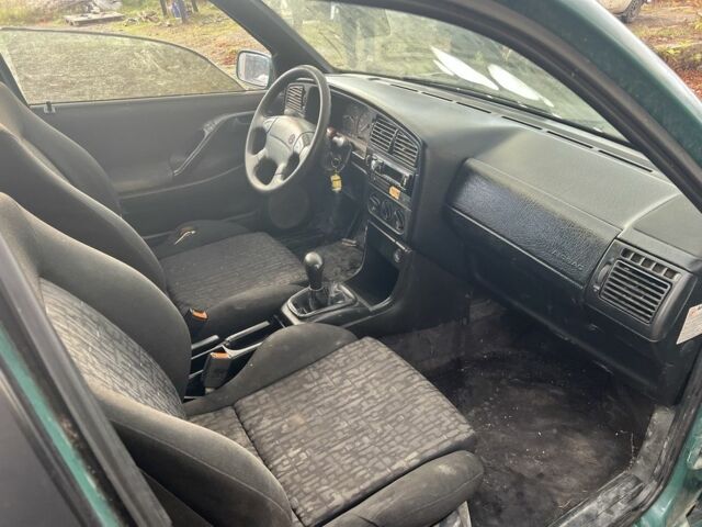 Зеленый Фольксваген Пассат Вариант, объемом двигателя 1.9 л и пробегом 250 тыс. км за 650 $, фото 3 на Automoto.ua