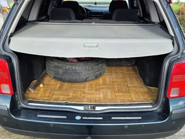 Зелений Фольксваген Пассат Варіант, об'ємом двигуна 1.8 л та пробігом 248 тис. км за 4200 $, фото 5 на Automoto.ua