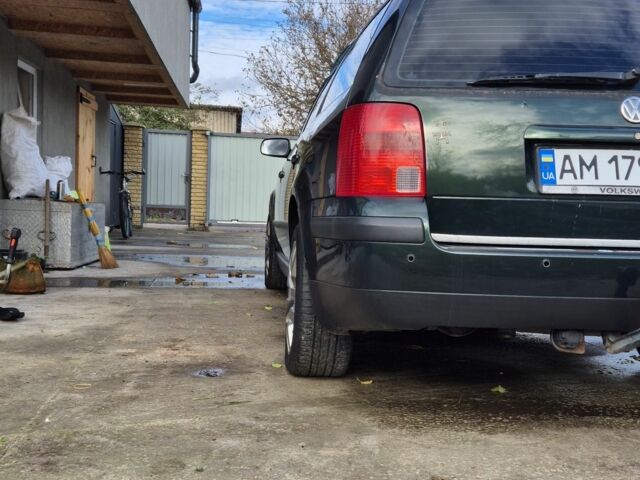 Зелений Фольксваген Пассат Варіант, об'ємом двигуна 1.8 л та пробігом 248 тис. км за 4200 $, фото 4 на Automoto.ua