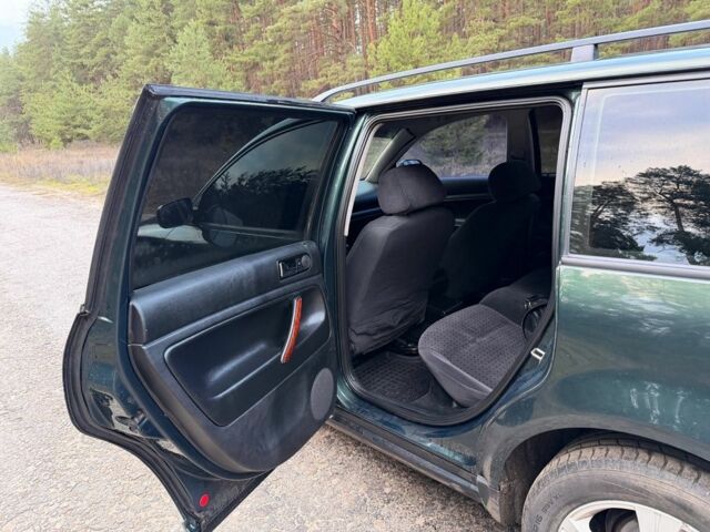 Зеленый Фольксваген Пассат Вариант, объемом двигателя 1.9 л и пробегом 245 тыс. км за 3950 $, фото 9 на Automoto.ua