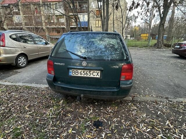 Зеленый Фольксваген Пассат Вариант, объемом двигателя 1.9 л и пробегом 74 тыс. км за 3800 $, фото 1 на Automoto.ua