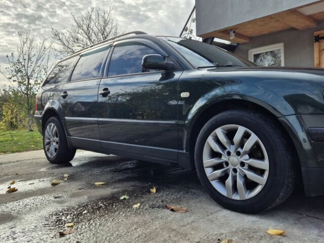 Зелений Фольксваген Пассат Варіант, об'ємом двигуна 1.8 л та пробігом 248 тис. км за 4200 $, фото 1 на Automoto.ua