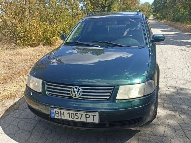 Зелений Фольксваген Пассат Варіант, об'ємом двигуна 2.5 л та пробігом 336 тис. км за 3000 $, фото 4 на Automoto.ua