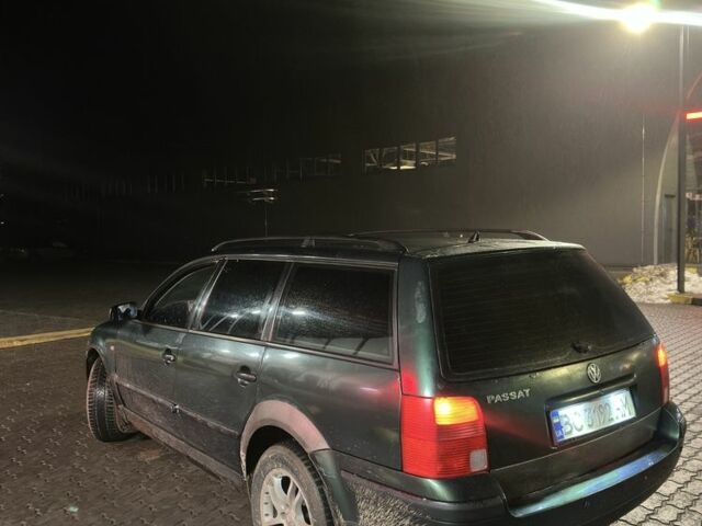 Зеленый Фольксваген Пассат Вариант, объемом двигателя 1.6 л и пробегом 100 тыс. км за 2150 $, фото 3 на Automoto.ua
