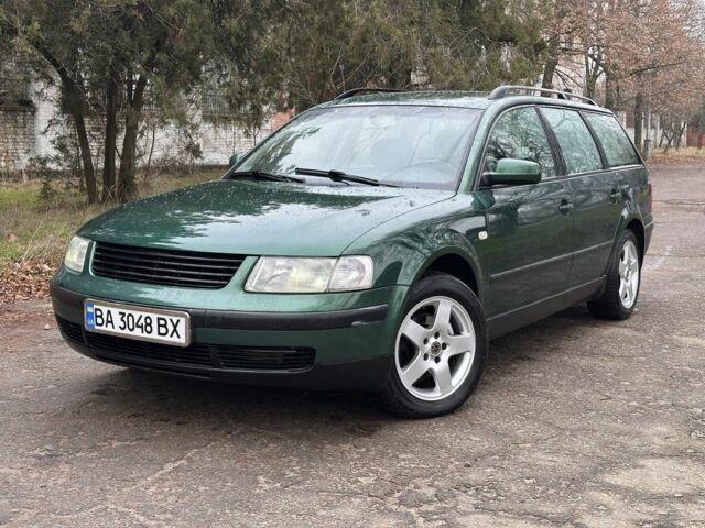 Зеленый Фольксваген Пассат Вариант, объемом двигателя 1.6 л и пробегом 300 тыс. км за 3300 $, фото 1 на Automoto.ua