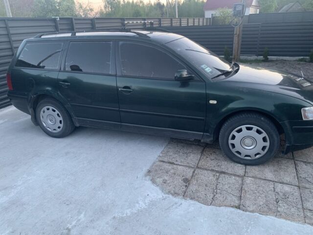 Зелений Фольксваген Пассат Варіант, об'ємом двигуна 1.9 л та пробігом 500 тис. км за 1599 $, фото 6 на Automoto.ua