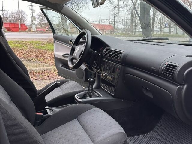 Зеленый Фольксваген Пассат Вариант, объемом двигателя 1.6 л и пробегом 300 тыс. км за 3300 $, фото 15 на Automoto.ua