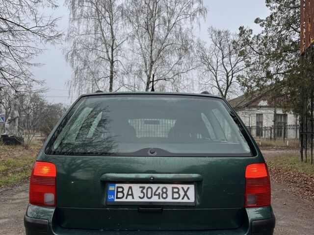 Зеленый Фольксваген Пассат Вариант, объемом двигателя 1.6 л и пробегом 300 тыс. км за 3300 $, фото 3 на Automoto.ua