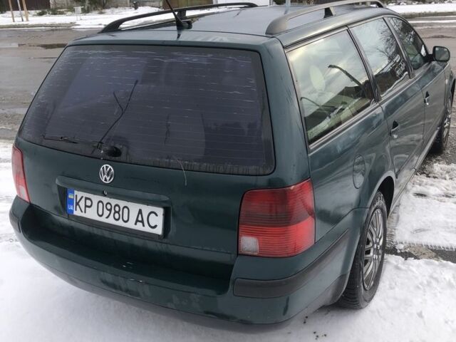 Зеленый Фольксваген Пассат Вариант, объемом двигателя 2.3 л и пробегом 240 тыс. км за 2700 $, фото 4 на Automoto.ua