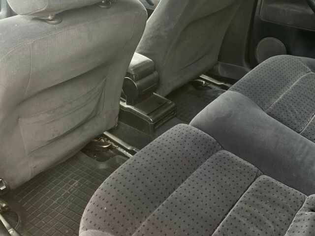 Зелений Фольксваген Пассат Варіант, об'ємом двигуна 1.6 л та пробігом 360 тис. км за 2400 $, фото 5 на Automoto.ua