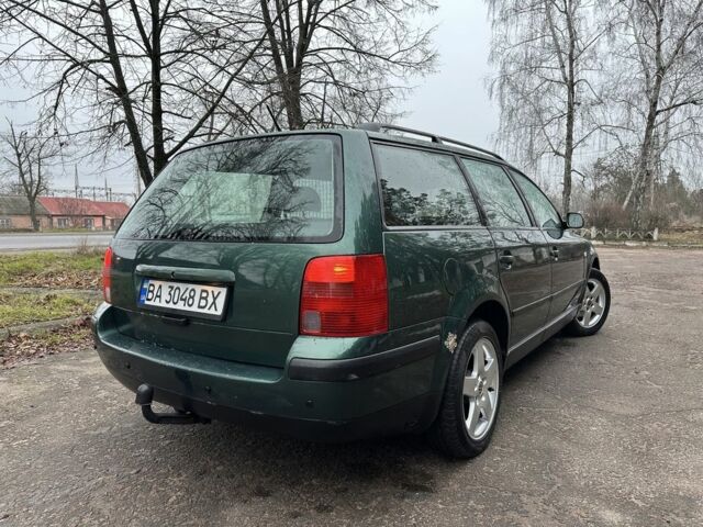 Зеленый Фольксваген Пассат Вариант, объемом двигателя 1.6 л и пробегом 300 тыс. км за 3300 $, фото 4 на Automoto.ua