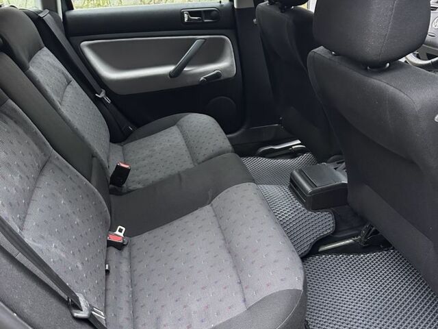 Зеленый Фольксваген Пассат Вариант, объемом двигателя 1.6 л и пробегом 300 тыс. км за 3300 $, фото 13 на Automoto.ua