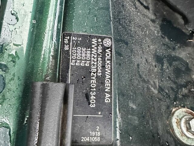 Зеленый Фольксваген Пассат Вариант, объемом двигателя 1.6 л и пробегом 300 тыс. км за 3300 $, фото 20 на Automoto.ua