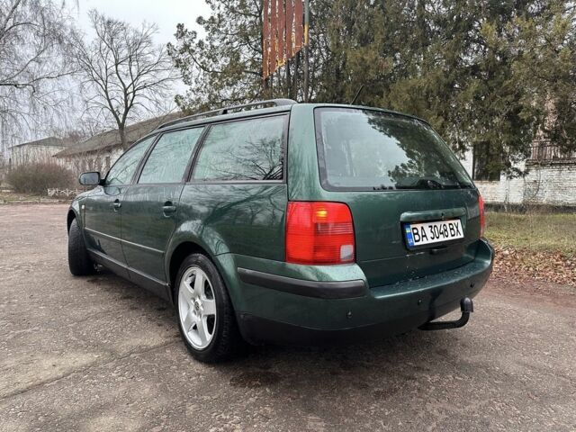 Зеленый Фольксваген Пассат Вариант, объемом двигателя 1.6 л и пробегом 300 тыс. км за 3300 $, фото 2 на Automoto.ua
