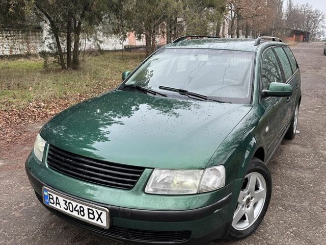 Зеленый Фольксваген Пассат Вариант, объемом двигателя 1.6 л и пробегом 300 тыс. км за 3300 $, фото 6 на Automoto.ua