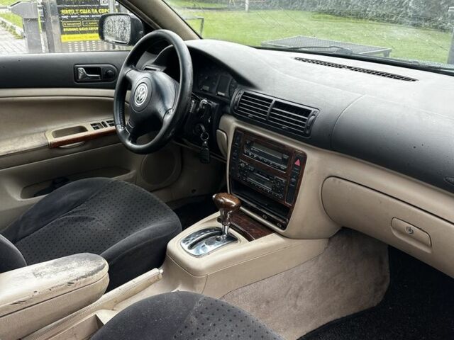 Зеленый Фольксваген Пассат Вариант, объемом двигателя 2.5 л и пробегом 349 тыс. км за 2550 $, фото 7 на Automoto.ua