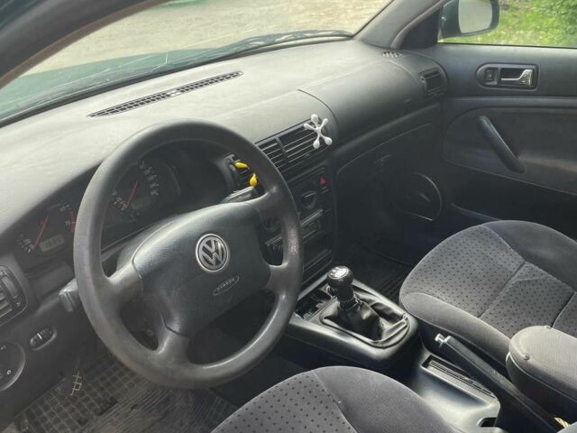 Зелений Фольксваген Пассат Варіант, об'ємом двигуна 1.6 л та пробігом 360 тис. км за 2400 $, фото 3 на Automoto.ua