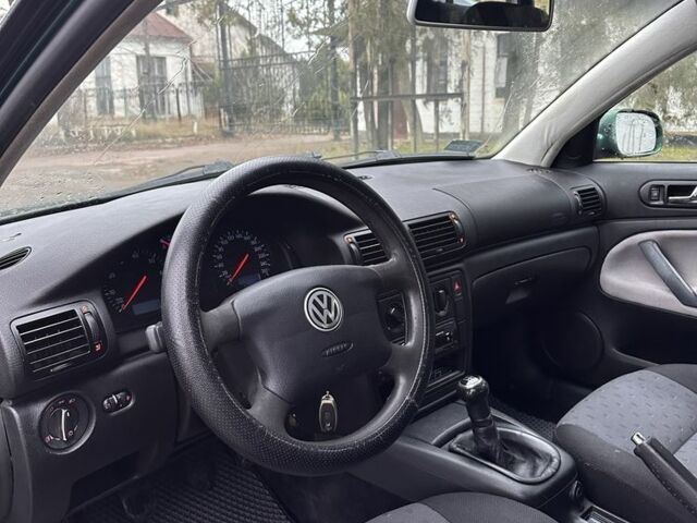 Зеленый Фольксваген Пассат Вариант, объемом двигателя 1.6 л и пробегом 300 тыс. км за 3300 $, фото 8 на Automoto.ua