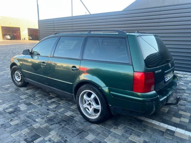 Зеленый Фольксваген Пассат Вариант, объемом двигателя 2.5 л и пробегом 237 тыс. км за 1800 $, фото 3 на Automoto.ua