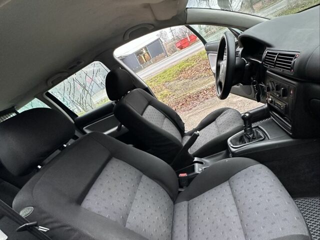 Зеленый Фольксваген Пассат Вариант, объемом двигателя 1.6 л и пробегом 300 тыс. км за 3300 $, фото 16 на Automoto.ua